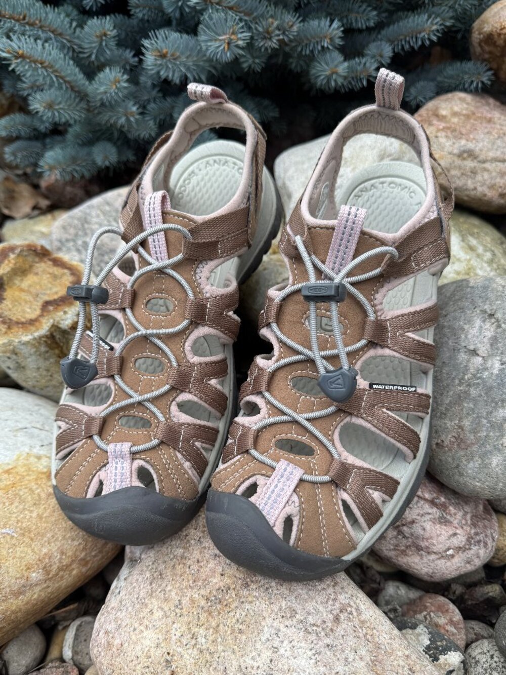 KEEN Women's Whisper Sandals - Toasted Coconut Peach Whip